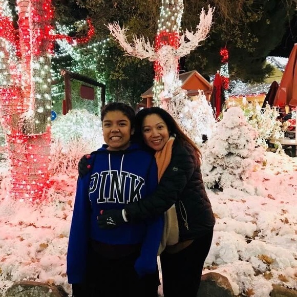 Meet Your Posher - Picture 5 of 9